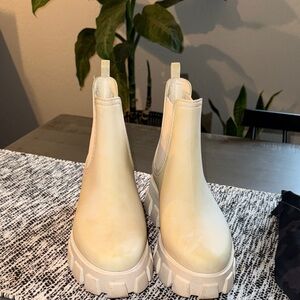Jeffery Campbell Stylish Cream Chelsea Boots